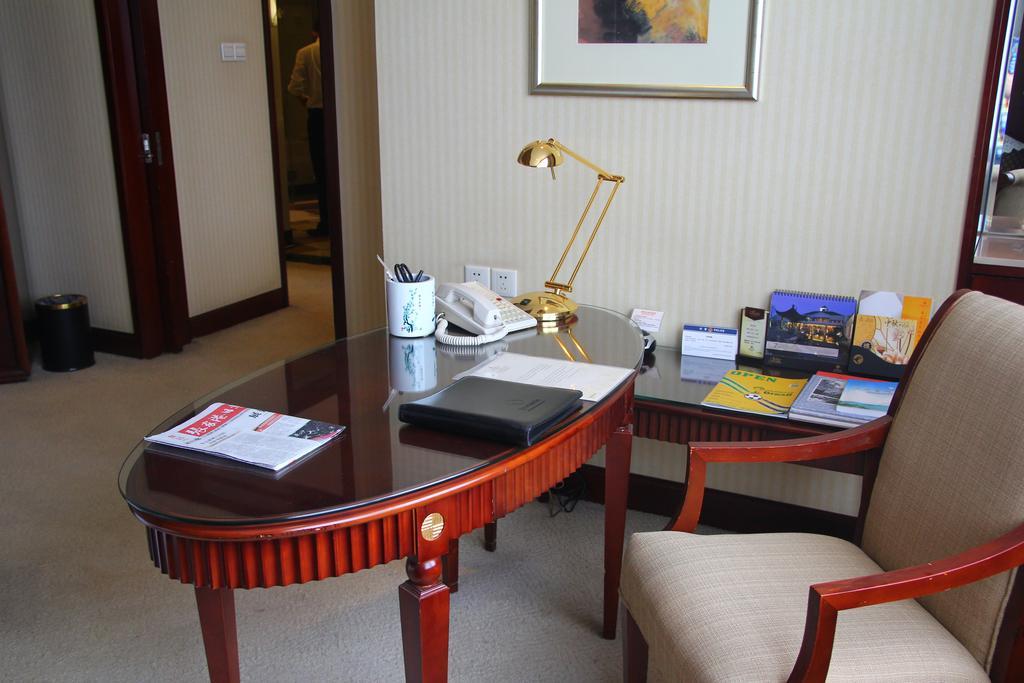 Huafang Jinling International Hotel Zhangjiagang Ruang foto